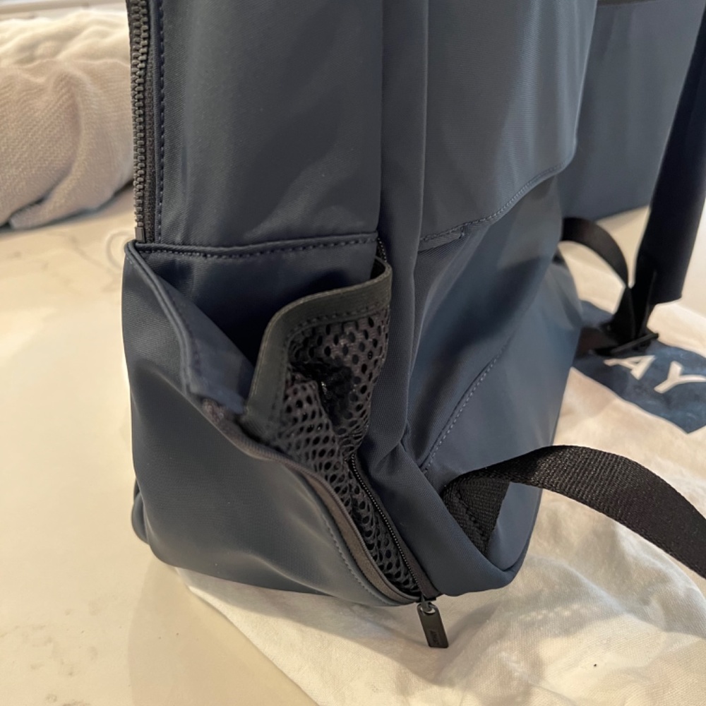 AWAY Luggage Set - Picture 7 of 10